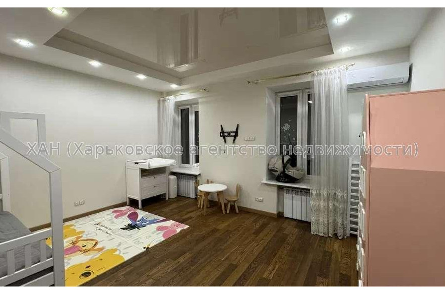 Продам квартиру, Куриловская ул. , 3 кім., 80 м², капитальный ремонт 