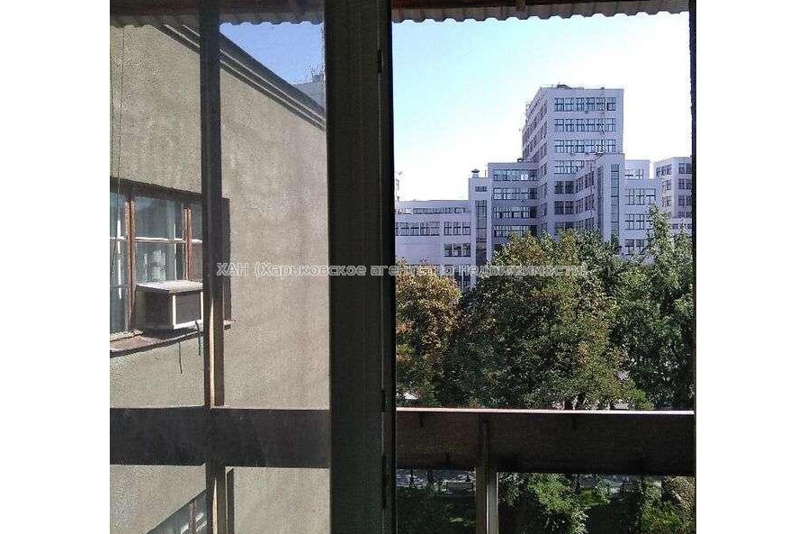 Продам квартиру, Независимости пр-т , 6  ком., 210 м², без ремонта 