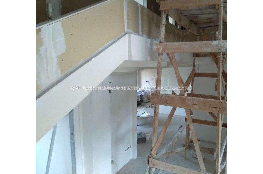 Продам квартиру, Независимости пр-т , 6  ком., 210 м², без ремонта 
