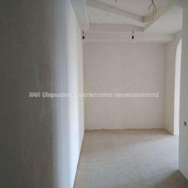 Продам квартиру, Независимости пр-т , 6  ком., 210 м², без ремонта