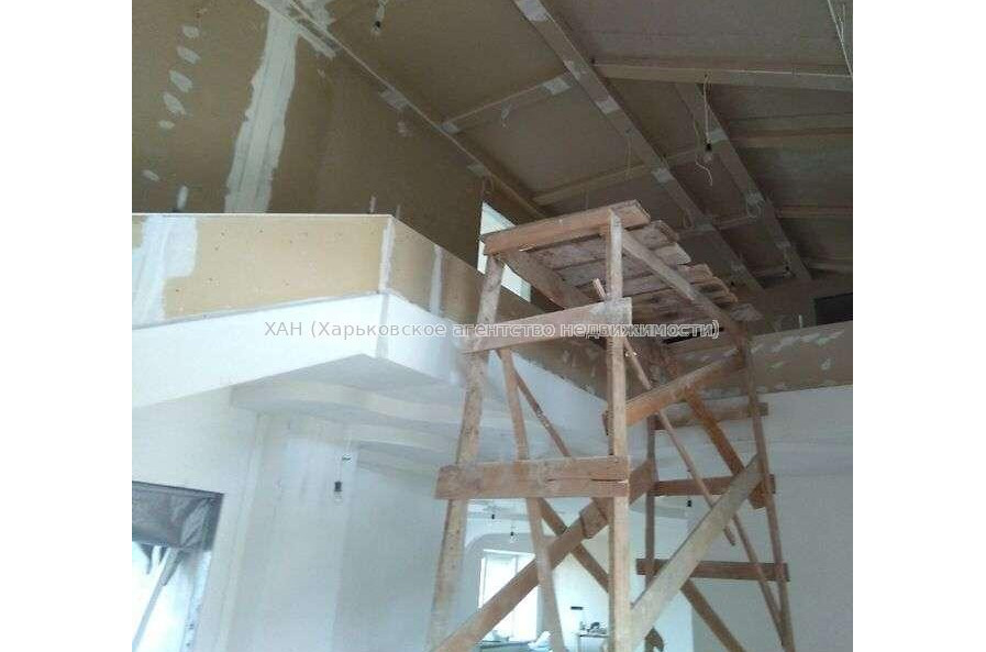 Продам квартиру, Независимости пр-т , 6  ком., 210 м², без ремонта 