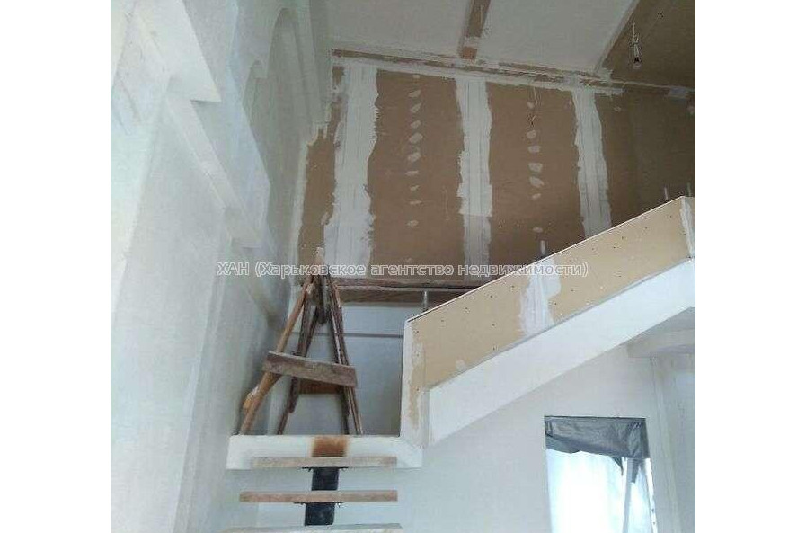 Продам квартиру, Независимости пр-т , 6  ком., 210 м², без ремонта 