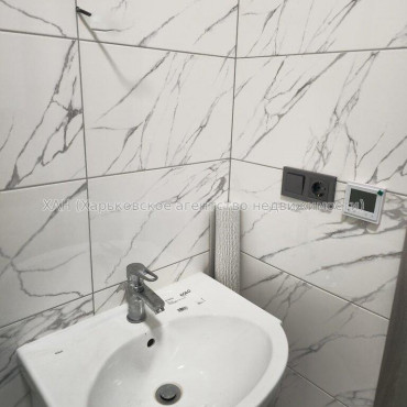 Продам квартиру, Тракторостроителей просп. , 2 кім., 40 м², евроремонт 