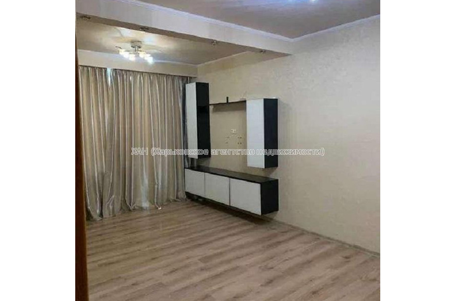 Продам квартиру, Тракторостроителей просп. , 2 кім., 45 м², капитальный ремонт 