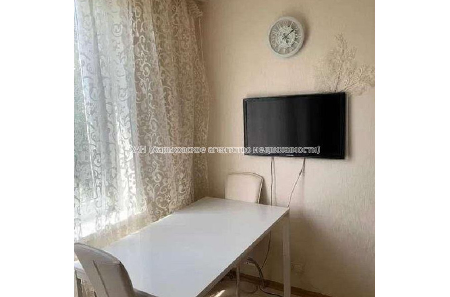 Продам квартиру, Тракторостроителей просп. , 2 кім., 45 м², капитальный ремонт 