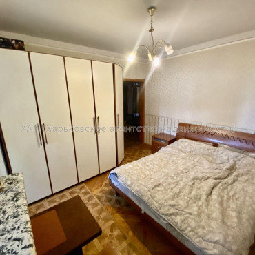 Продам квартиру, Непокоренных ул. , 3  ком., 68 м², косметический ремонт 