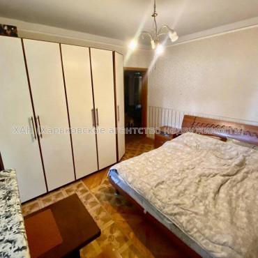 Продам квартиру, Непокоренных ул. , 3 кім., 68 м², косметический ремонт 