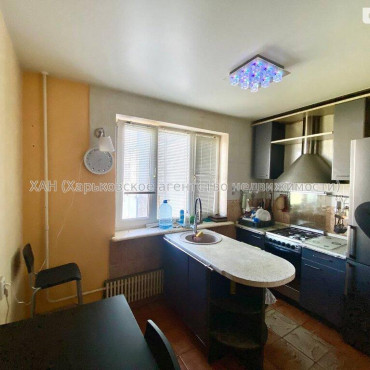 Продам квартиру, Непокоренных ул. , 3  ком., 68 м², косметический ремонт 