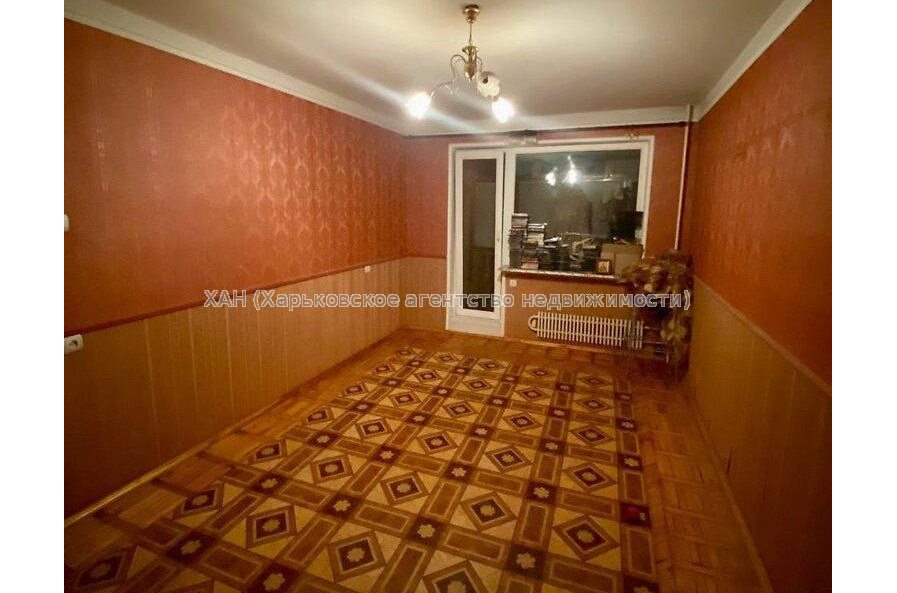 Продам квартиру, Непокоренных ул. , 3 кім., 68 м², косметический ремонт 