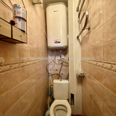 Продам квартиру, Непокоренных ул. , 3  ком., 68 м², косметический ремонт 