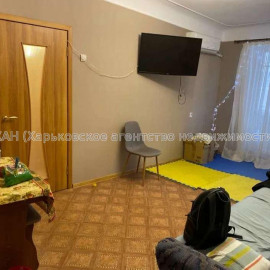 Продам квартиру, Грушевского ул. , 3 кім., 59 м², косметический ремонт