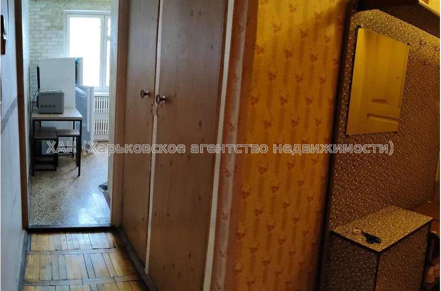 Продам квартиру, Владислава Зубенко ул. , 2 кім., 43 м², косметический ремонт 