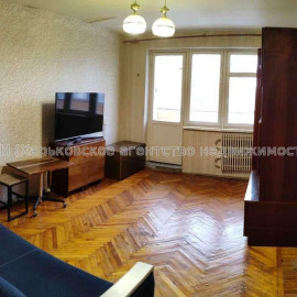 Продам квартиру, Владислава Зубенко ул. , 2 кім., 43 м², косметический ремонт