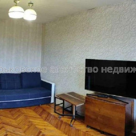 Продам квартиру, Владислава Зубенко ул. , 2  ком., 43 м², косметический ремонт