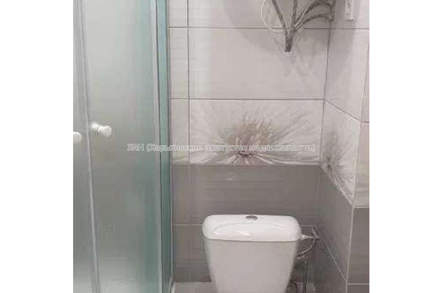 Продам квартиру, Валентиновская ул. , 1 кім., 33 м², капитальный ремонт 