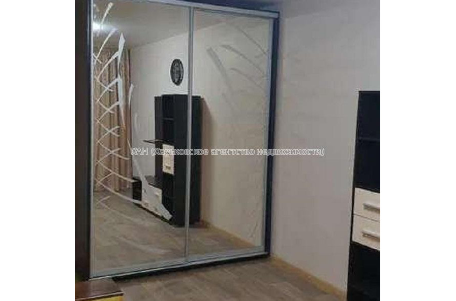 Продам квартиру, Валентиновская ул. , 1 кім., 33 м², капитальный ремонт 