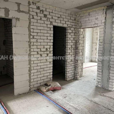 Продам квартиру, Героев Харькова просп. , 2 кім., 82 м², без ремонта 