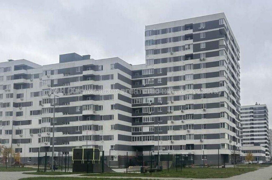 Продам квартиру, Героев Харькова просп. , 2  ком., 82 м², без ремонта 