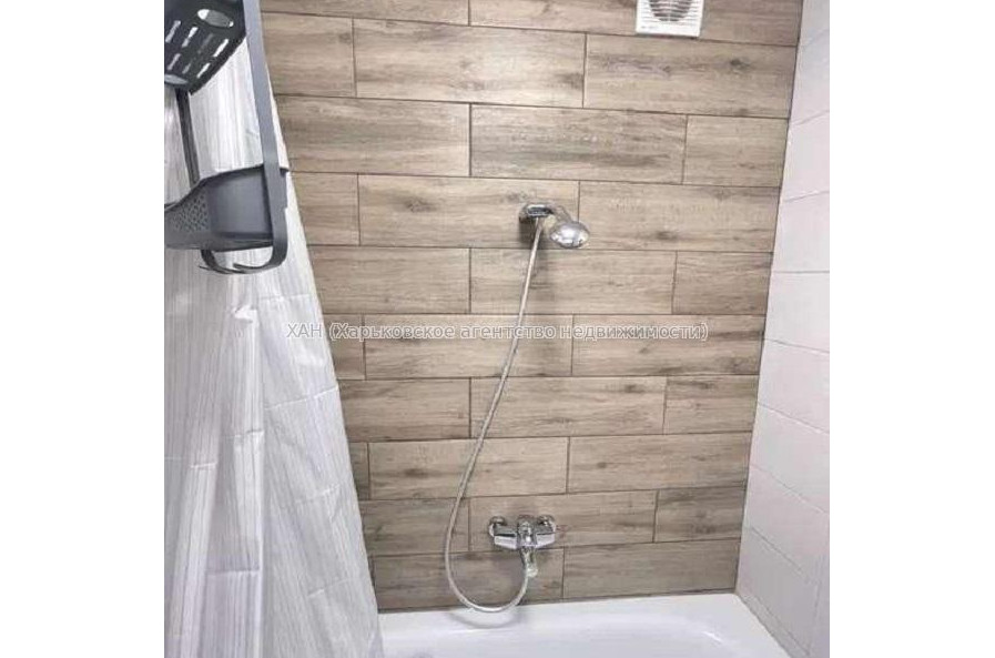Продам квартиру, Непокоренных ул. , 1 кім., 34 м², капитальный ремонт 