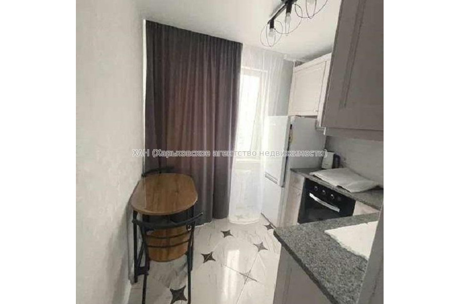 Продам квартиру, Непокоренных ул. , 1 кім., 34 м², капитальный ремонт 