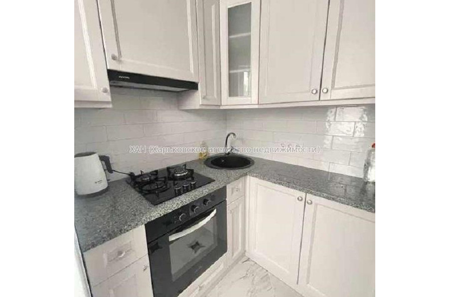 Продам квартиру, Непокоренных ул. , 1 кім., 34 м², капитальный ремонт 
