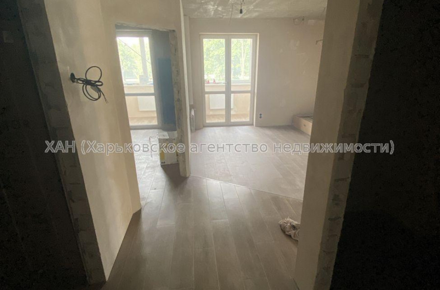 Продам квартиру, Мира ул. , 3  ком., 82 м², частичный ремонт 