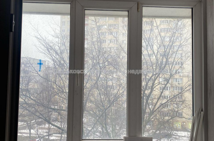 Продам квартиру, Гвардейцев Широнинцев ул. , 3 кім., 65 м², без отделочных работ 