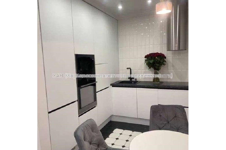 Продам квартиру, Борткевича ул. , 1  ком., 38 м², капитальный ремонт 
