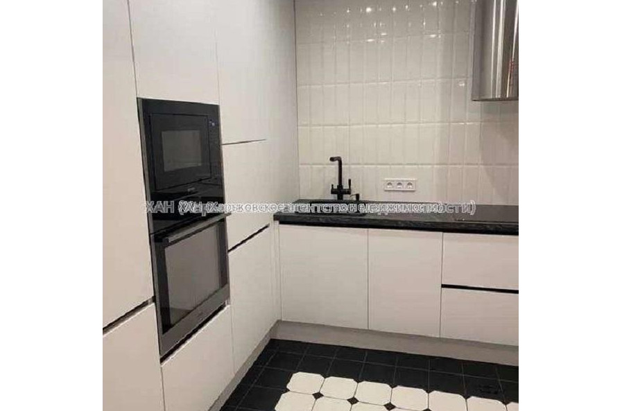 Продам квартиру, Борткевича ул. , 1  ком., 38 м², капитальный ремонт 
