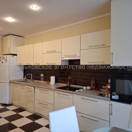 Продам квартиру, Героев Харькова просп. , 3 кім., 122.30 м², капитальный ремонт