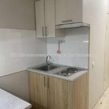 Продам квартиру, Черновицкая ул. , 1  ком., 19 м², капитальный ремонт 