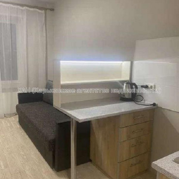 Продам квартиру, Черновицкая ул. , 1  ком., 19 м², капитальный ремонт 