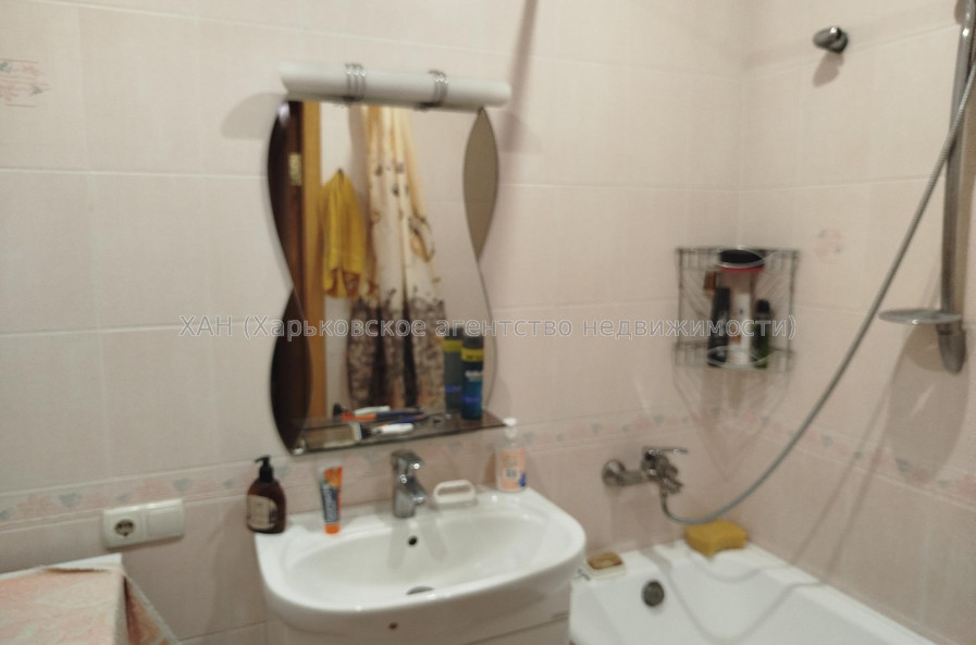 Продам квартиру, Аэрокосмический пр. , 2  ком., 56 м², капитальный ремонт 