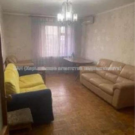 Продам квартиру, Шатиловская ул. , 3 кім., 70 м², косметический ремонт