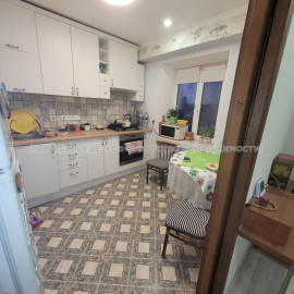 Продам квартиру, 12 Апреля ул. , 2  ком., 45 м², евроремонт