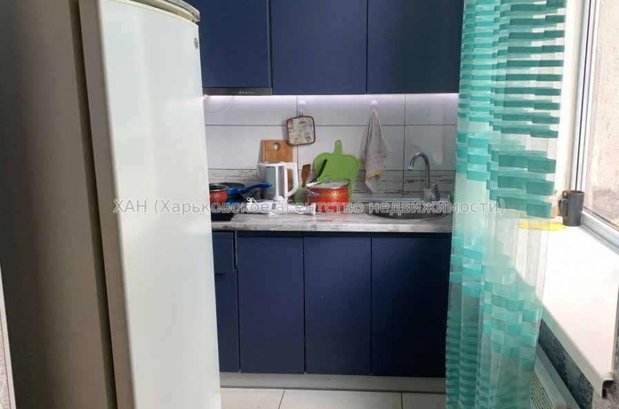 Продам квартиру, Героев Харькова просп. , 1  ком., 28 м², капитальный ремонт 