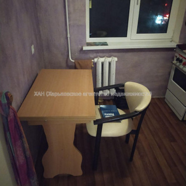 Продам квартиру, Каденюка ул. , 2 кім., 44 м², капитальный ремонт 