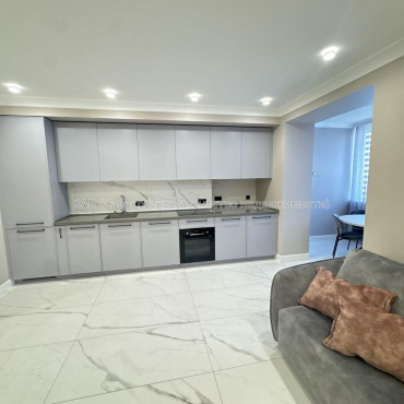 Продам квартиру, Малиновская ул. , 2 кім., 76 м², евроремонт 
