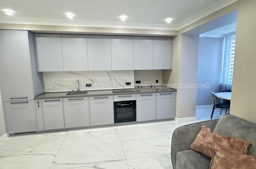 Продам квартиру, Малиновская ул. , 2 кім., 76 м², евроремонт 