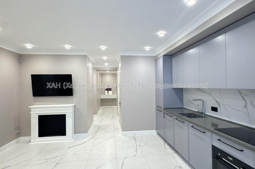 Продам квартиру, Малиновская ул. , 2 кім., 76 м², евроремонт 