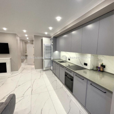 Продам квартиру, Малиновская ул. , 2 кім., 76 м², евроремонт 