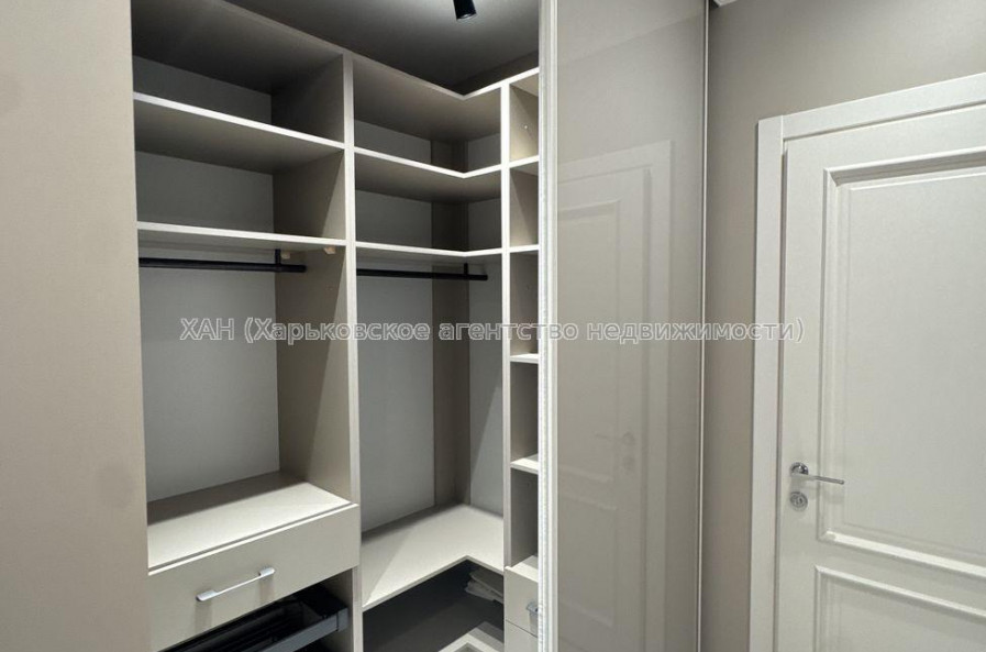 Продам квартиру, Малиновская ул. , 2 кім., 76 м², евроремонт 