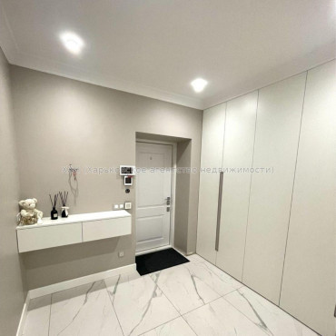 Продам квартиру, Малиновская ул. , 2 кім., 76 м², евроремонт 
