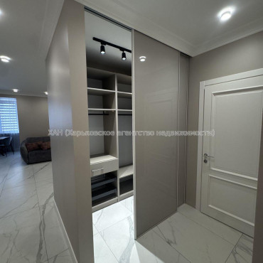 Продам квартиру, Малиновская ул. , 2 кім., 76 м², евроремонт 