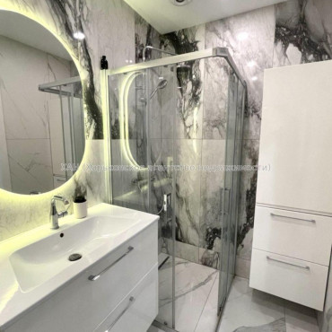 Продам квартиру, Малиновская ул. , 2 кім., 76 м², евроремонт 
