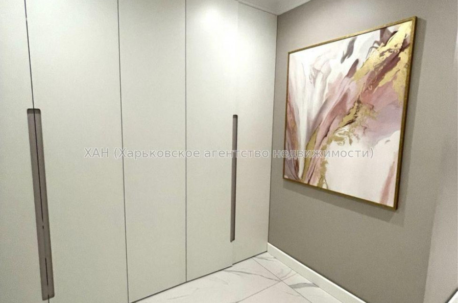 Продам квартиру, Малиновская ул. , 2  ком., 76 м², евроремонт 