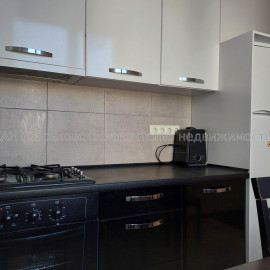 Продам квартиру, Библика ул. , 3 кім., 71 м², капитальный ремонт