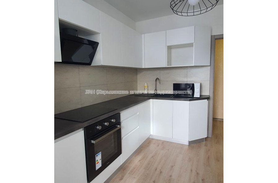 Продам квартиру, Льва Ландау просп. , 1 кім., 42 м², евроремонт 