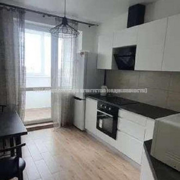 Продам квартиру, Льва Ландау просп. , 1 кім., 42 м², евроремонт 