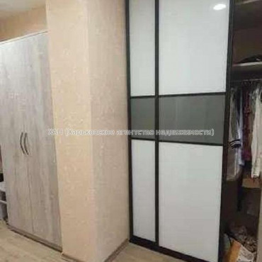 Продам квартиру, Льва Ландау просп. , 1 кім., 42 м², евроремонт 